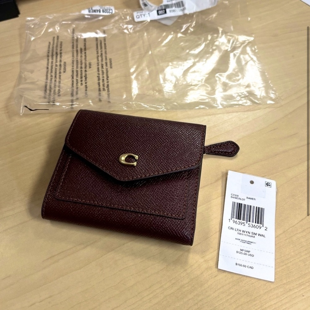COACH Brand New βWynβ Tri-Fold Envelope Leather Wallet, Brass/Merlot - Picture 3 of 9